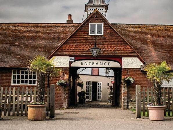The Walhampton Arms Bed & Breakfast Lymington Ngoại thất bức ảnh