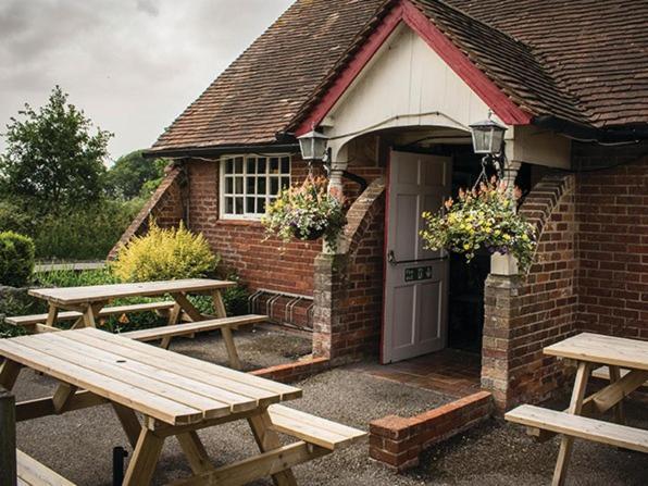 The Walhampton Arms Bed & Breakfast Lymington Ngoại thất bức ảnh