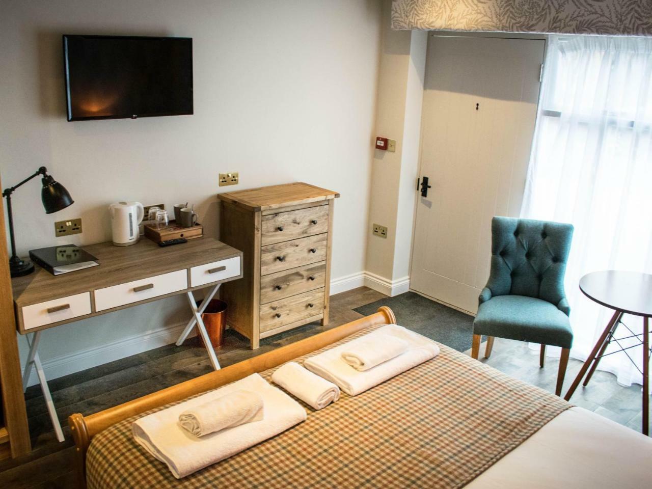 The Walhampton Arms Bed & Breakfast Lymington Ngoại thất bức ảnh