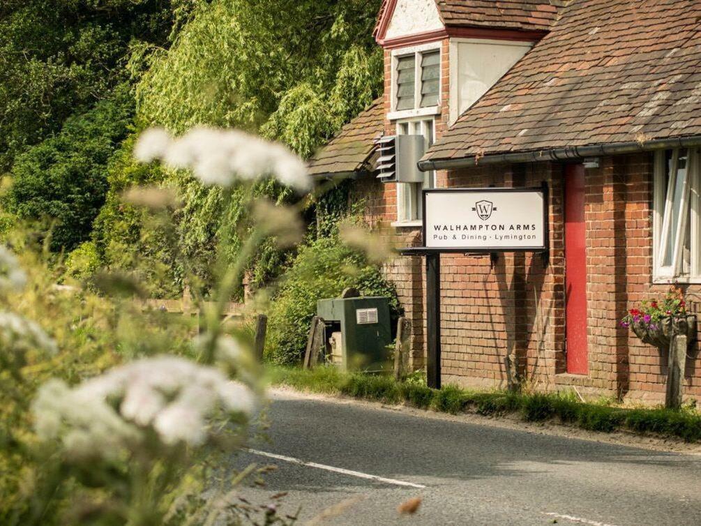 The Walhampton Arms Bed & Breakfast Lymington Ngoại thất bức ảnh